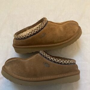 UGG Tasman II Chestnut Suede Slipper Clogs Unisex Kids Toddler Size 1). 1019066K